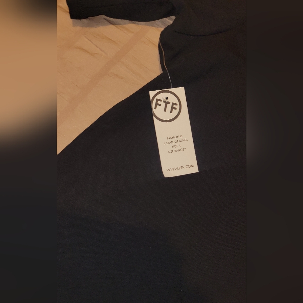 NWT Fashion To Figure Women's Black Cold Shoulder Top - Picture 3 of 7